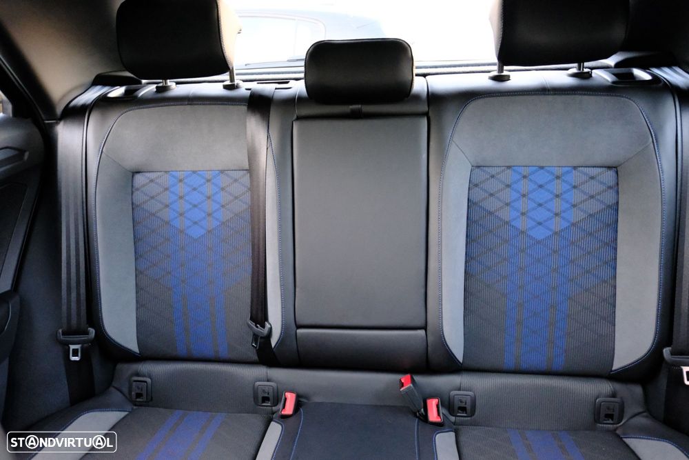 VW T-Roc R 2.0 TSI 4M DSG - 12