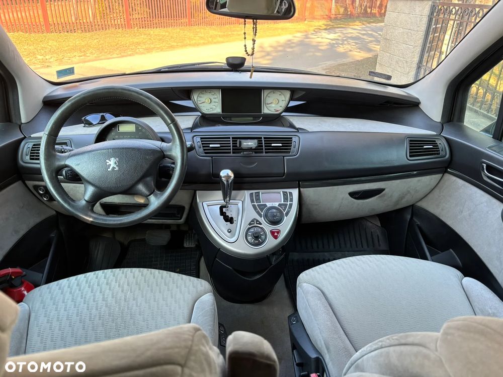 Peugeot 807 HDi 170 Bi-Turbo Automatik Platinum Pullmann - 23