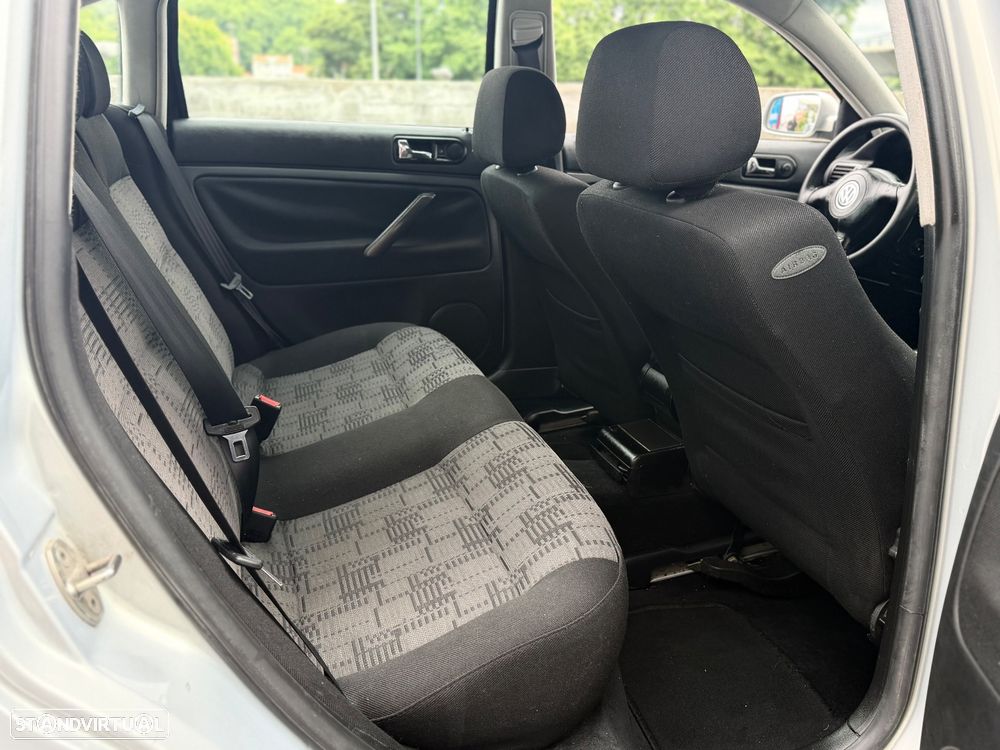 VW Passat 1.9 TDi Trendline - 10