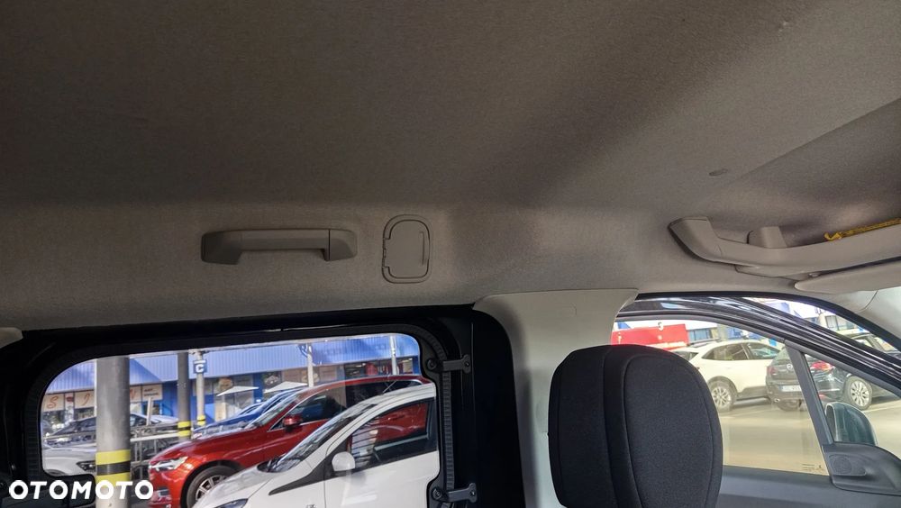 Opel Combo XL 1.2 Turbo Essentia S&S - 24