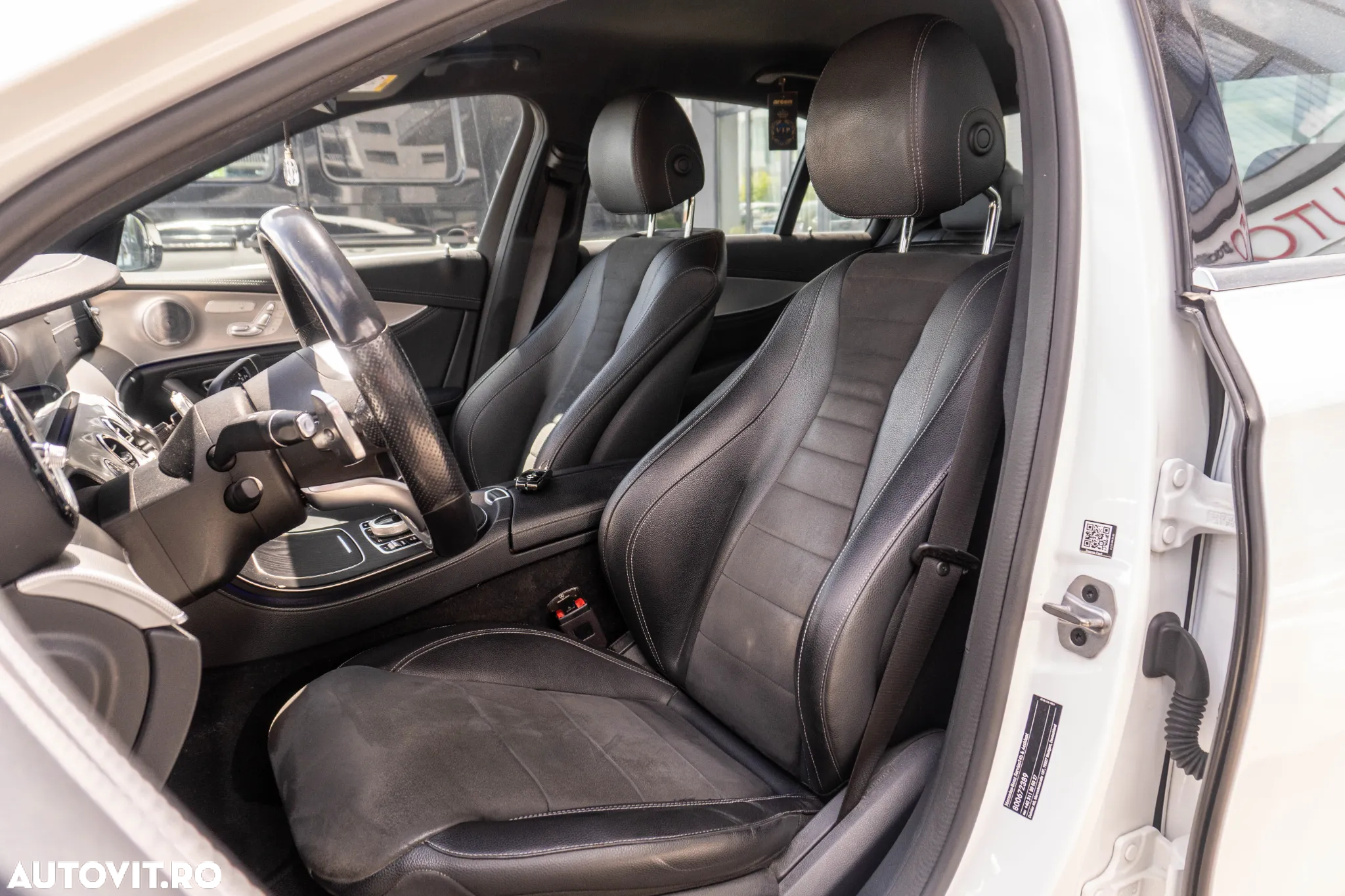 Mercedes-Benz E 300 d Aut. - 8