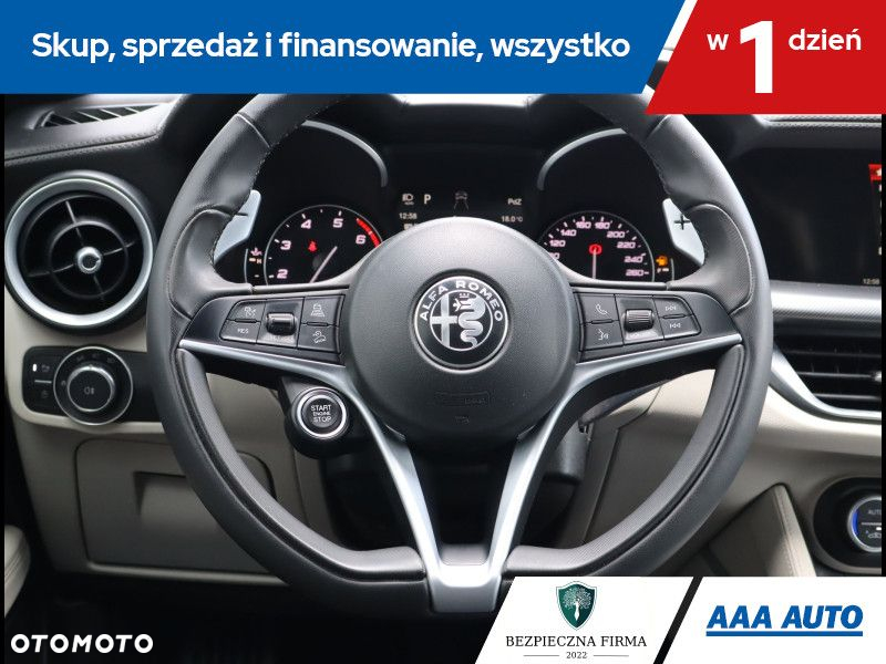 Alfa Romeo Stelvio - 17