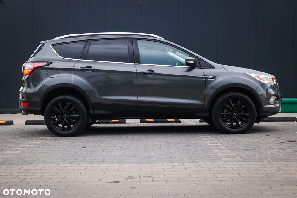 Ford Kuga 2.0 TDCi 4x4 Titanium - 4