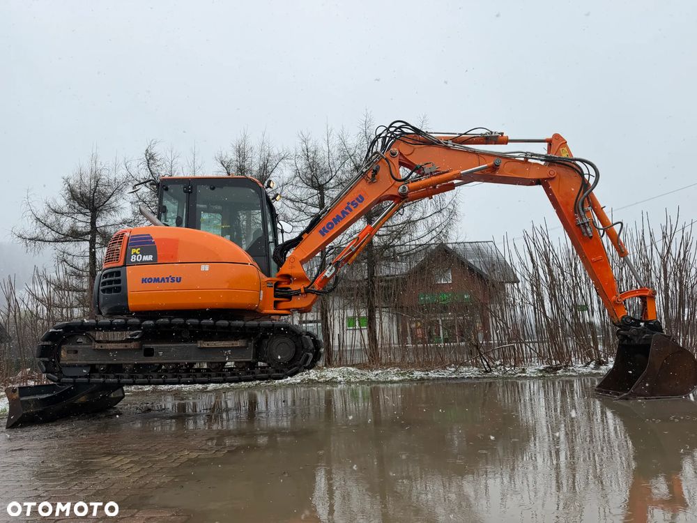 Komatsu Koparka Gąsienicowa 8 ton PC80MR-3. Sprowadzona z Norwegii. Centralne smarowanie!! Maszyna  jak Nowa 2016rok. 3200mtg 3x łamane Ramię. Klima ser.DEKRA. Własna pompa paliwa. Ani deka luzów i wycieków. Gąsienice klepki bez zużycia! Podwozie w pięknym stanie. Okazja Maszyna zadbana!! Po serwisach eksploatacyjnych. - 36