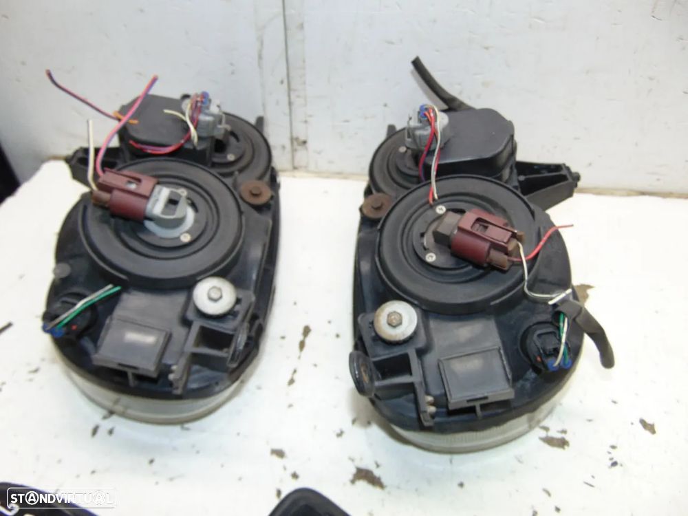 Toyota Corolla E110 faróis - 10