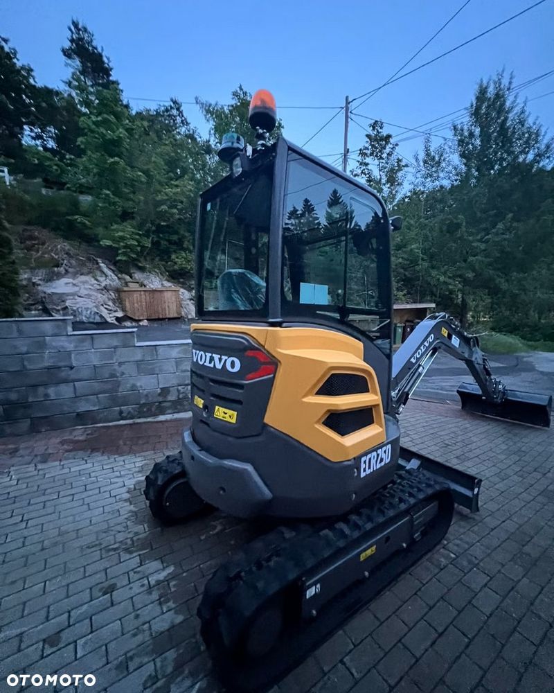 Volvo ECR25D - 25
