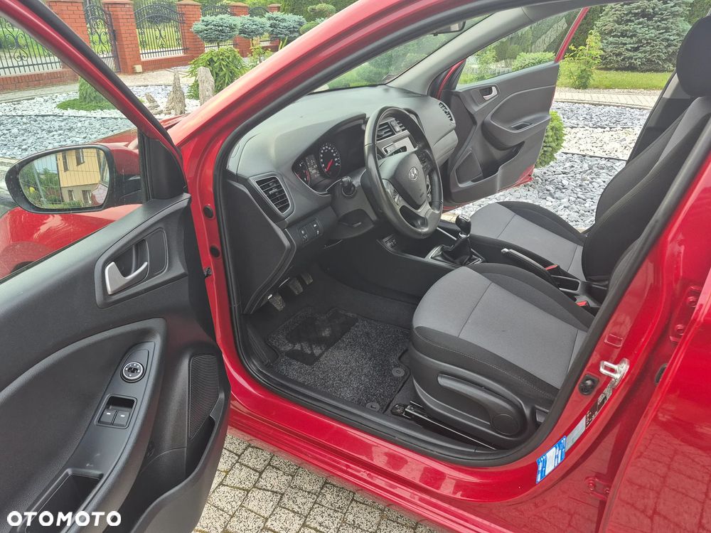Hyundai i20 blue 1.2 Classic - 14