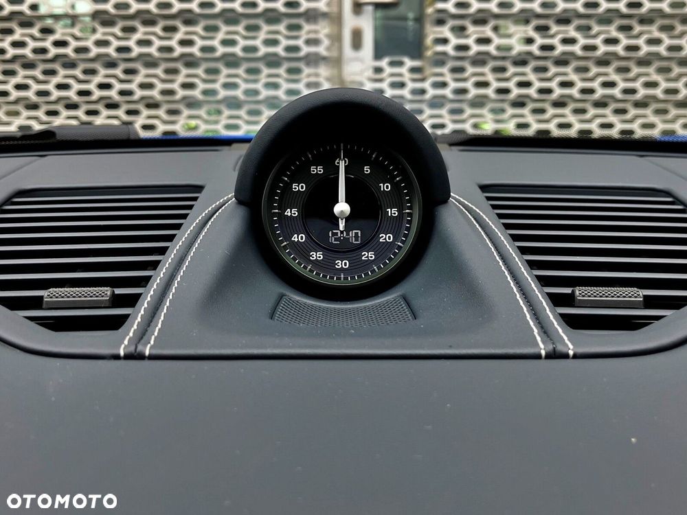 Porsche 911 - 32