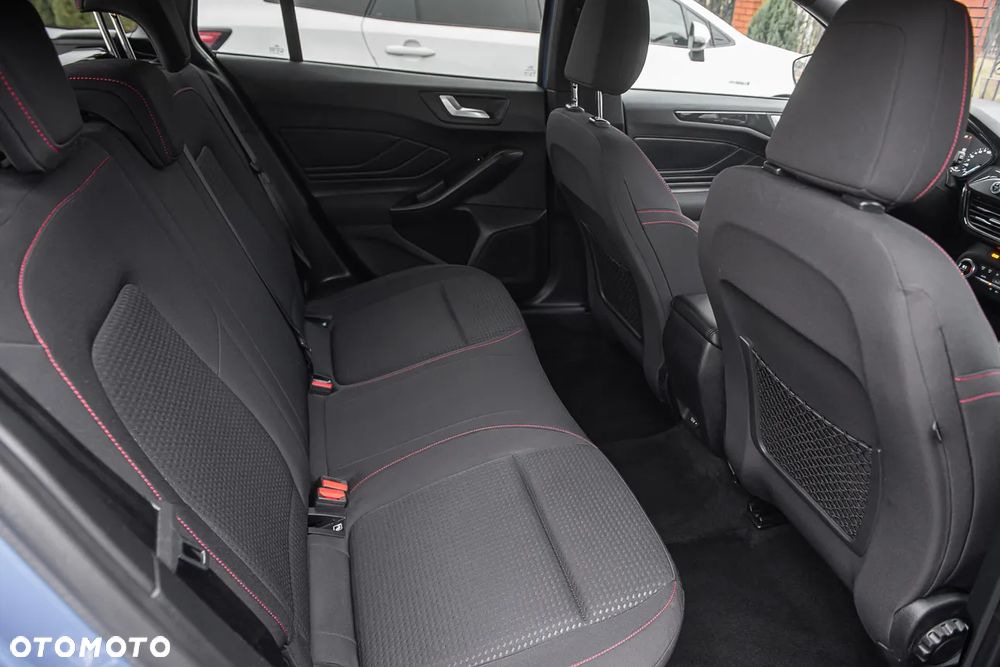 Ford Focus Turnier 2.0 TDCi DPF Start-Stopp-System ST-Line - 31