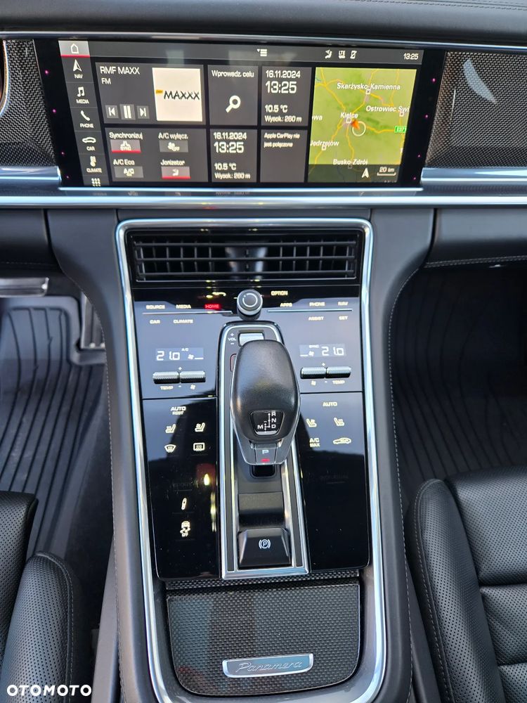 Porsche Panamera - 17
