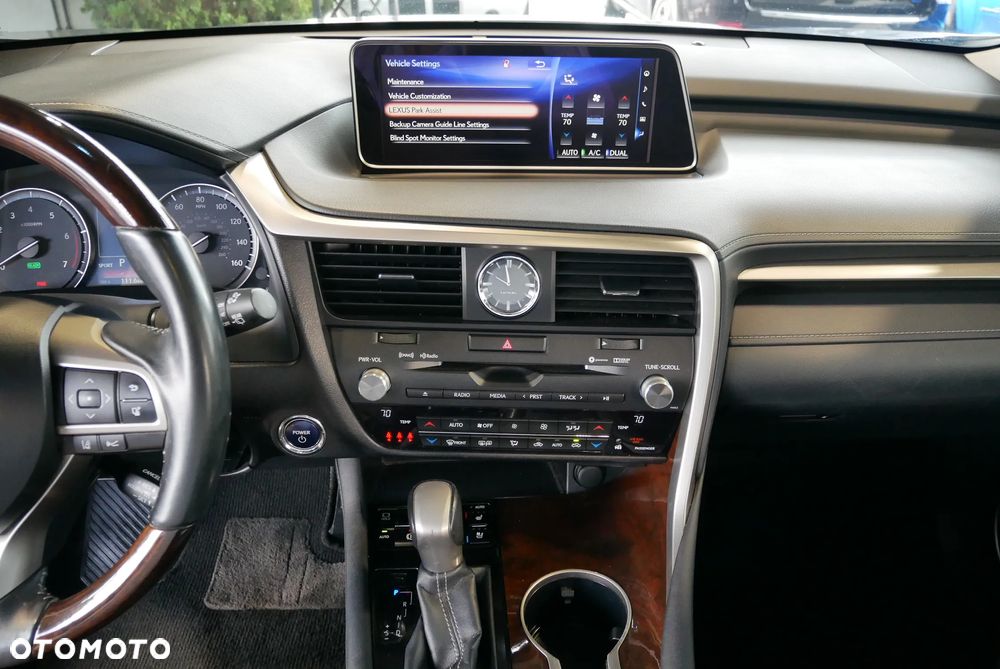 Lexus RX - 25