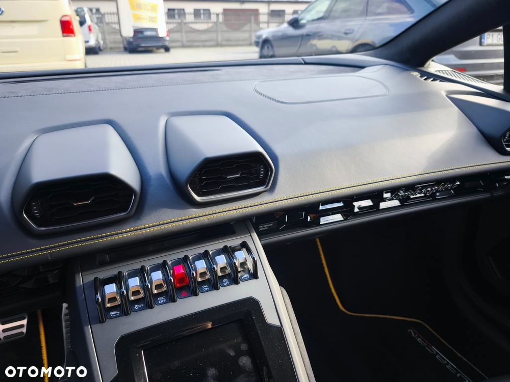 Lamborghini Huracan EVO Spyder - 18