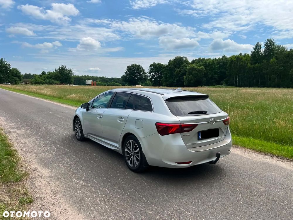 Toyota Avensis 2.0 D-4D Premium - 12
