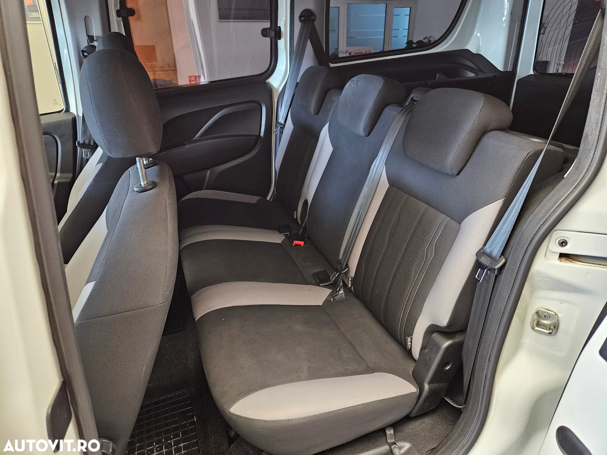 Fiat Doblo Combi 1.6 Mjet 105 CP Maxi Confort - 12