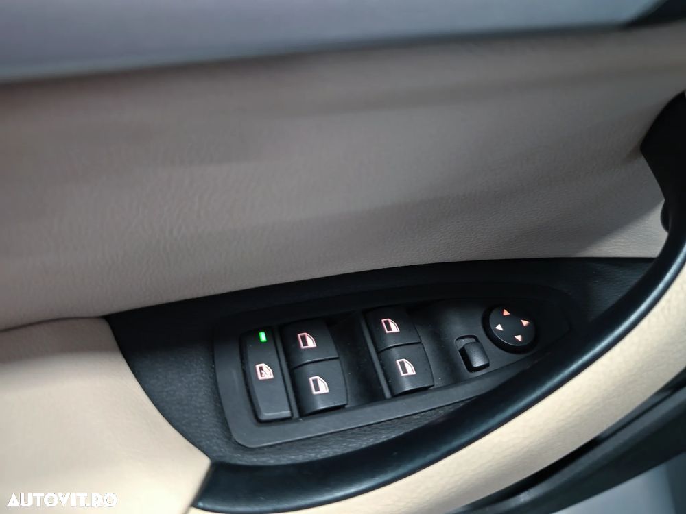 BMW X1 sDrive18i Aut. Advantage - 16