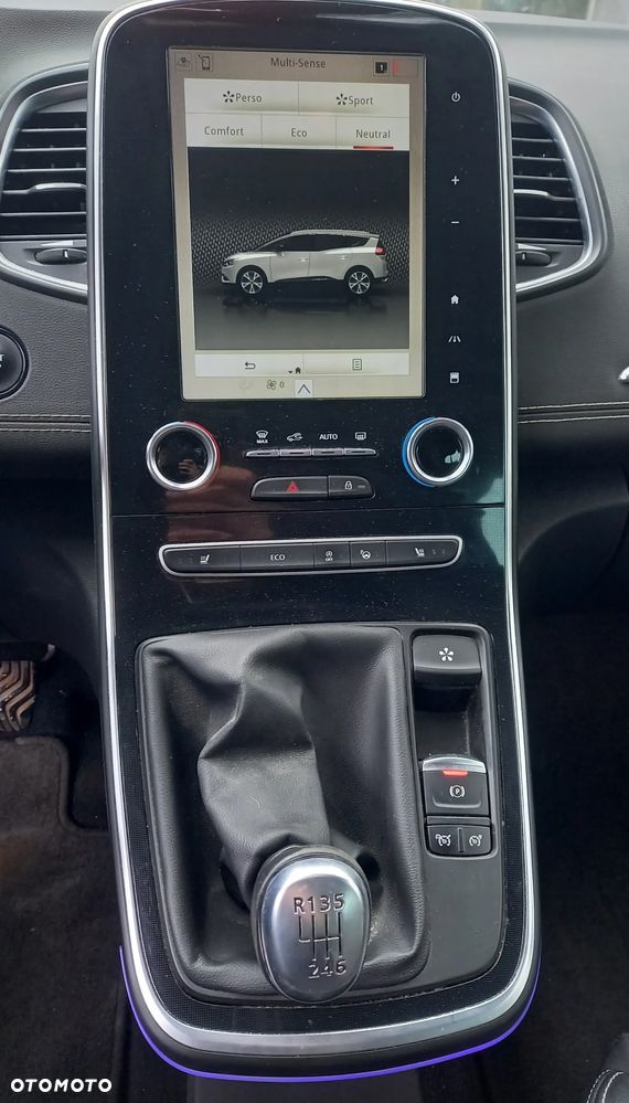 Renault Grand Scenic - 18