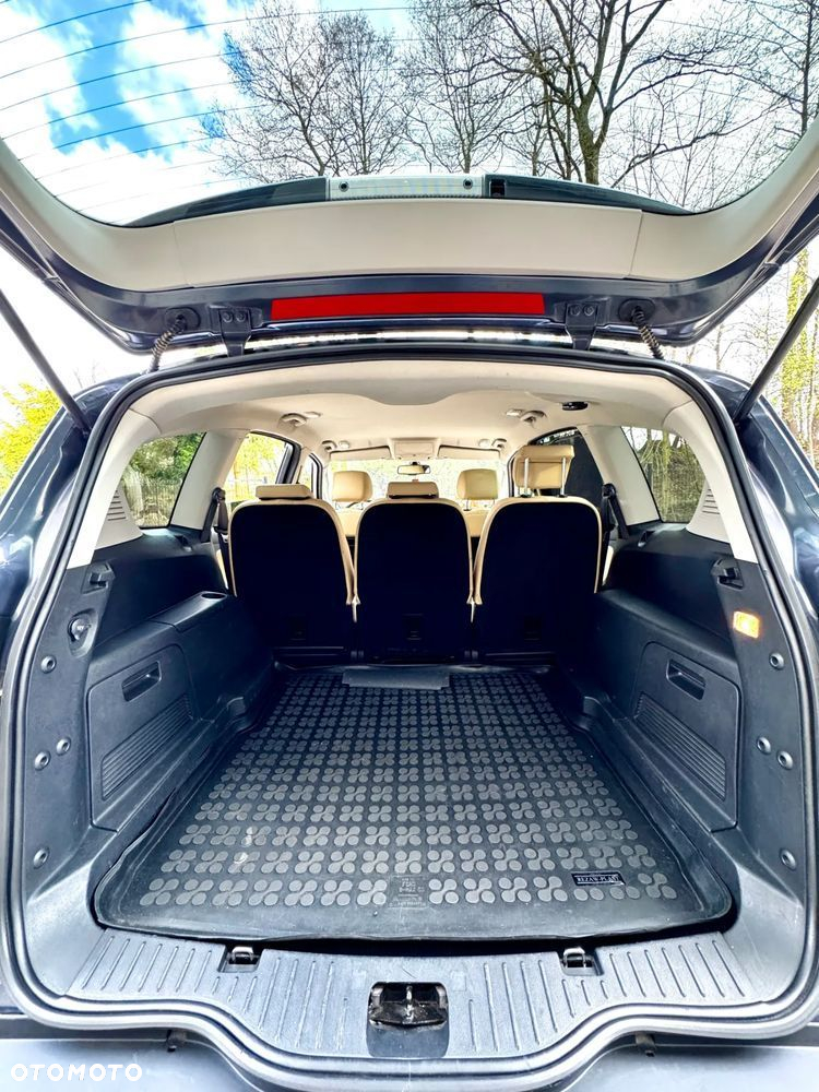 Ford S-Max - 22