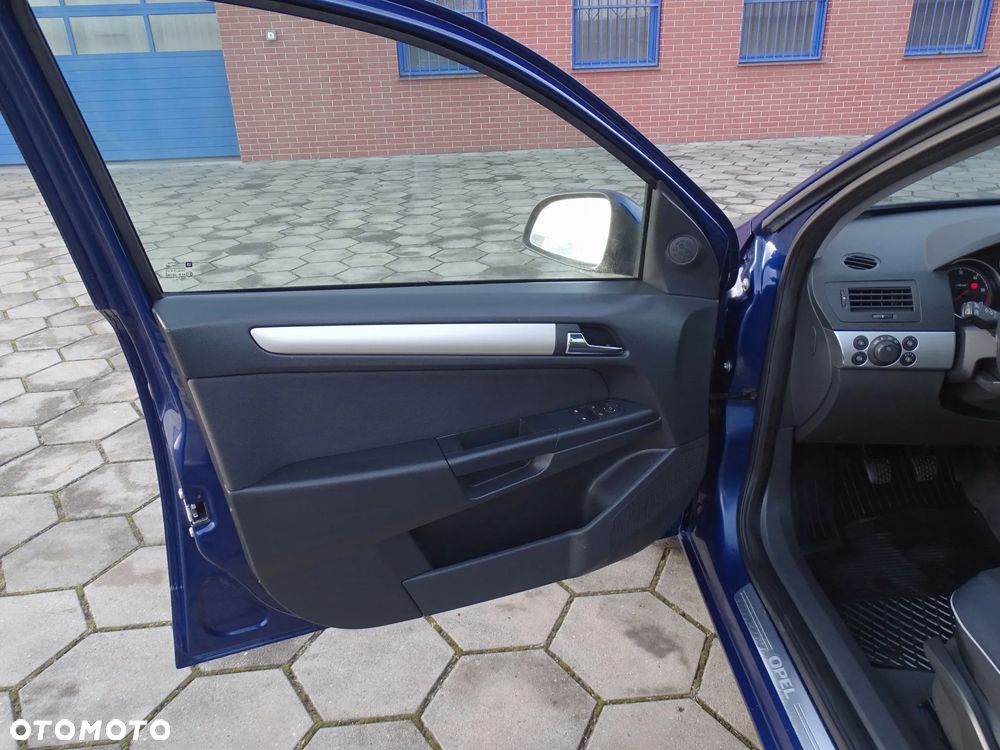 Opel Astra 1.7 CDTI Cosmo - 17