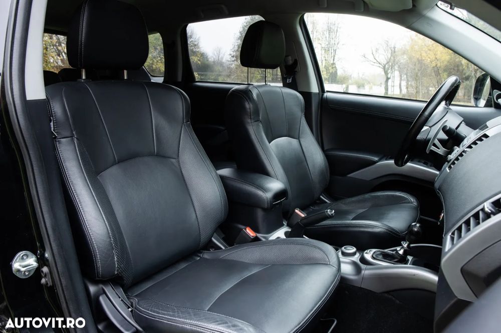 Mitsubishi Outlander - 7