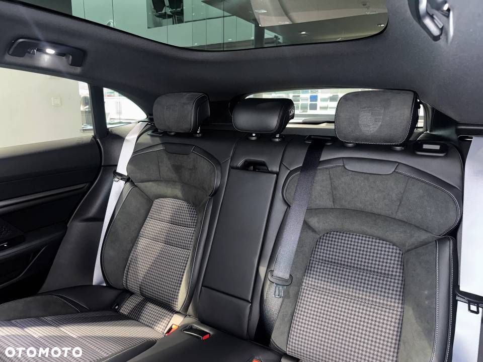 Porsche Taycan 105kWh 4 Performance Plus - 24