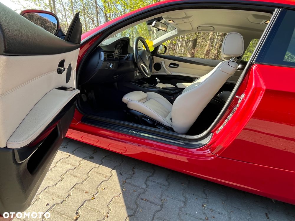 BMW Seria 3 318i Edition Exclusive - 4