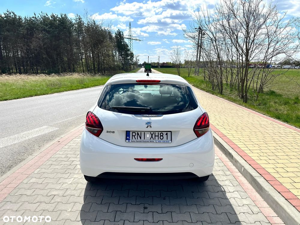 Peugeot 208 - 6