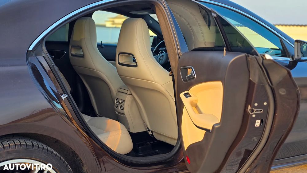 Mercedes-Benz CLA 250 4MATIC Aut. - 11