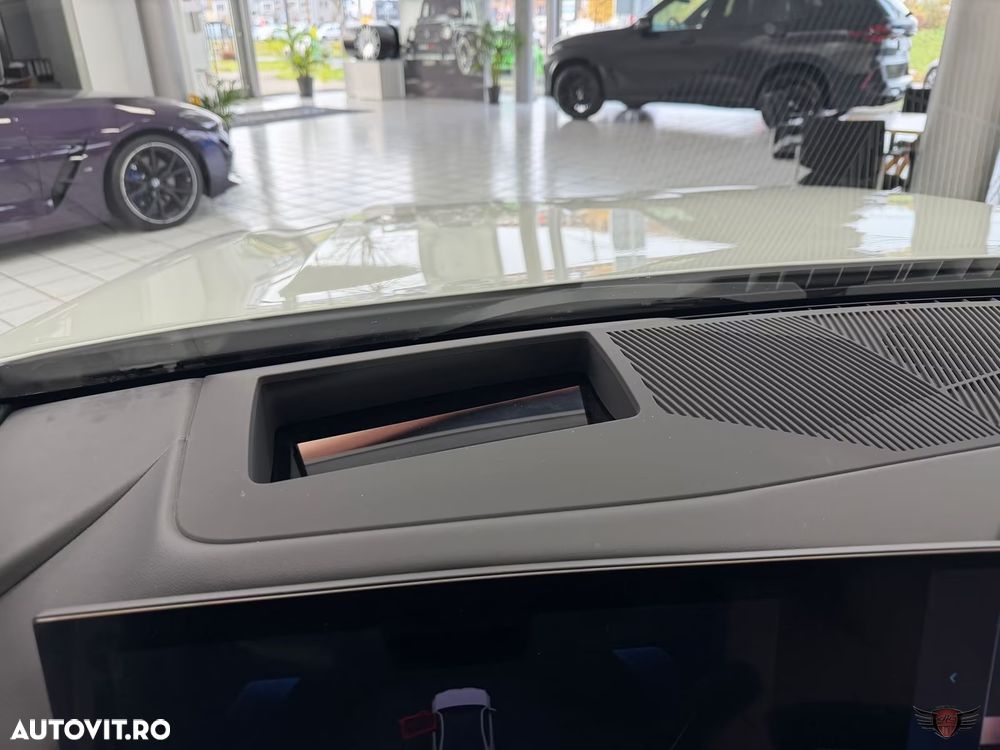 BMW Seria 5 550e xDrive Aut. - 12