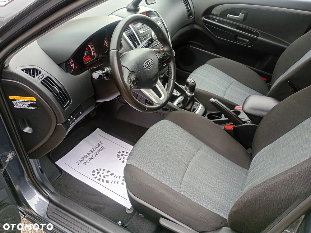 Kia Ceed - 23