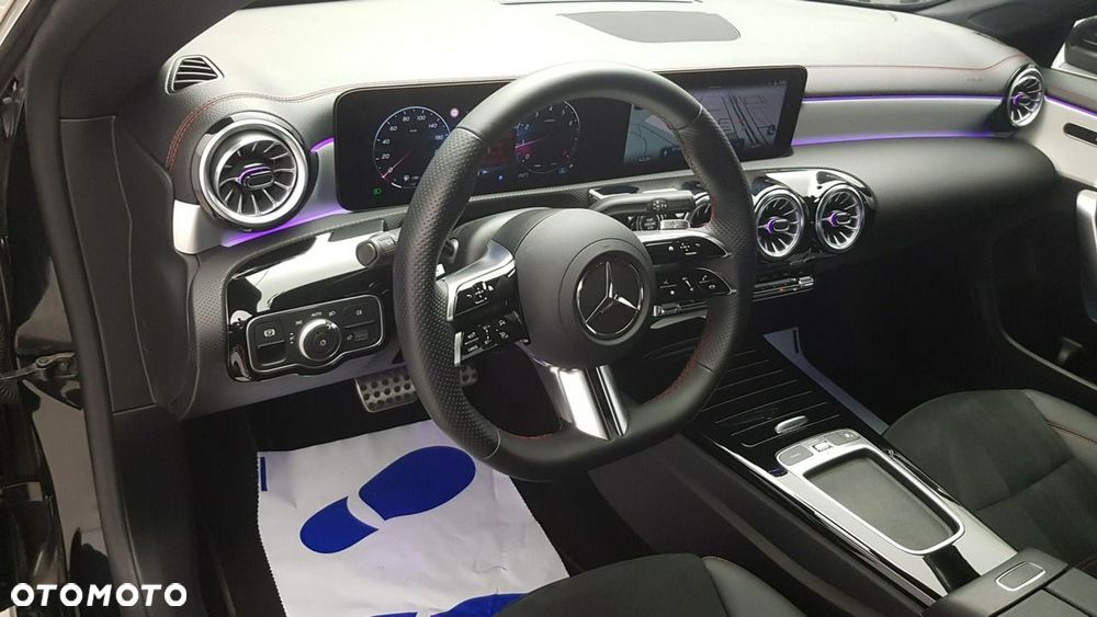 Mercedes-Benz CLA - 12