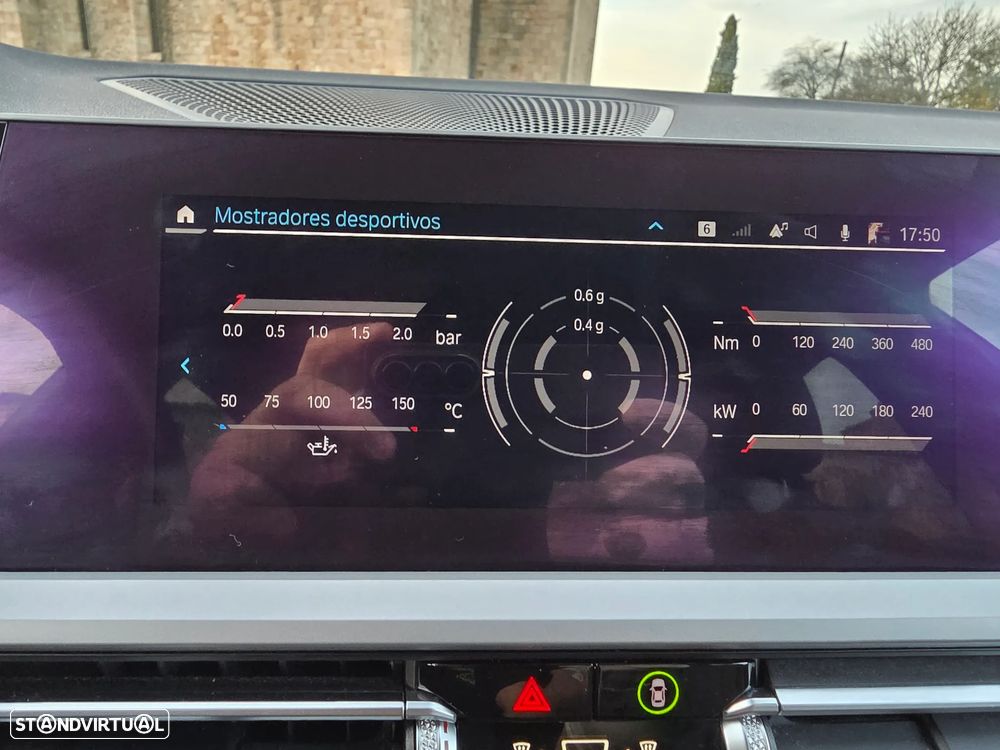 BMW 330 e xDrive Aut. - 32