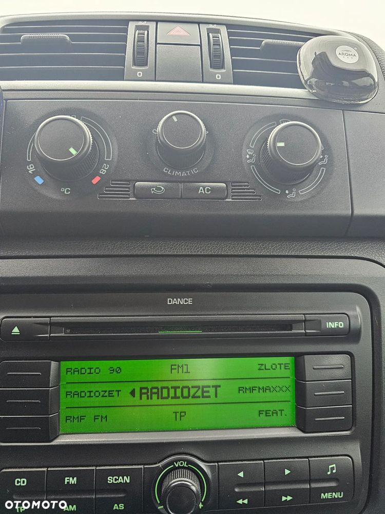 Skoda Roomster 1.4 16V PLUS EDITION - 18