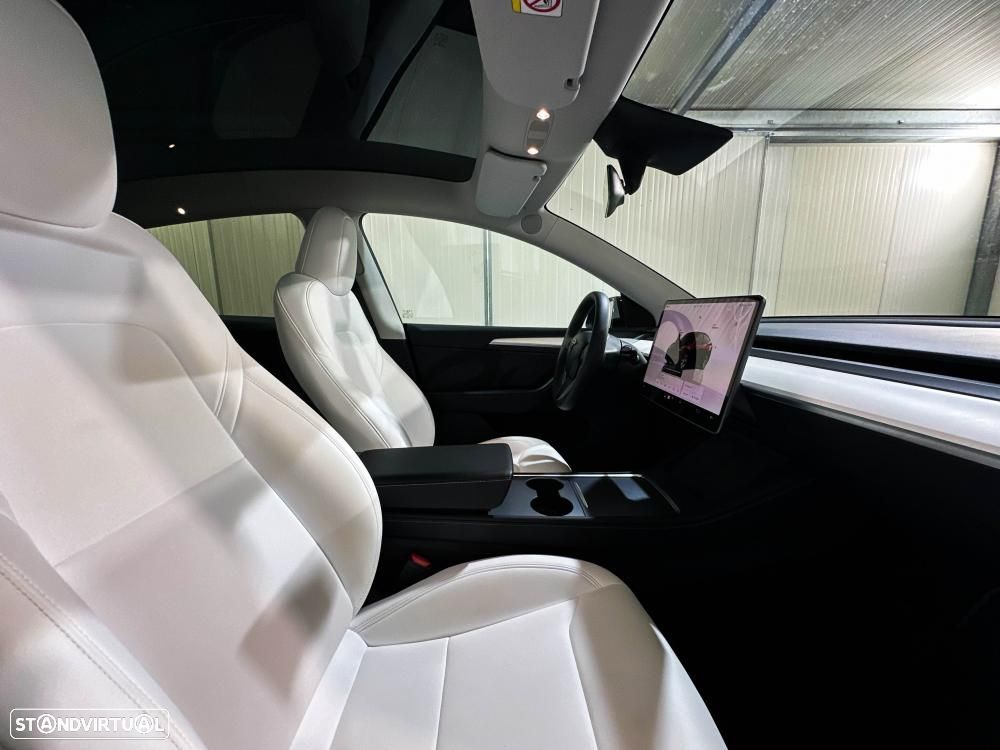 Tesla Model Y Standard - 30