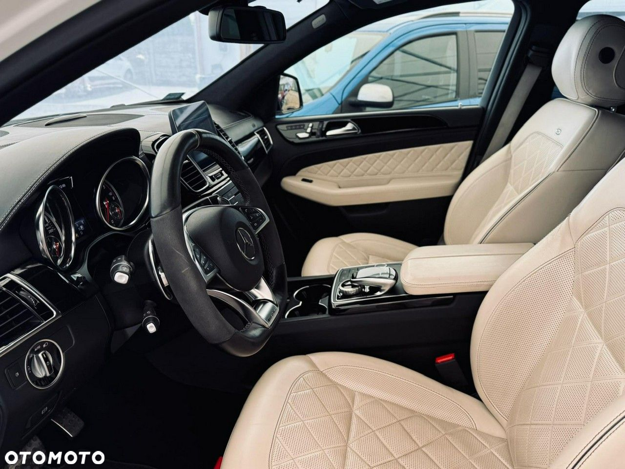 Mercedes-Benz GLE - 25