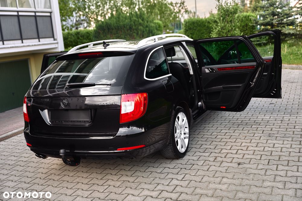 Skoda Superb 2.0 TDI DSG Exclusive - 23