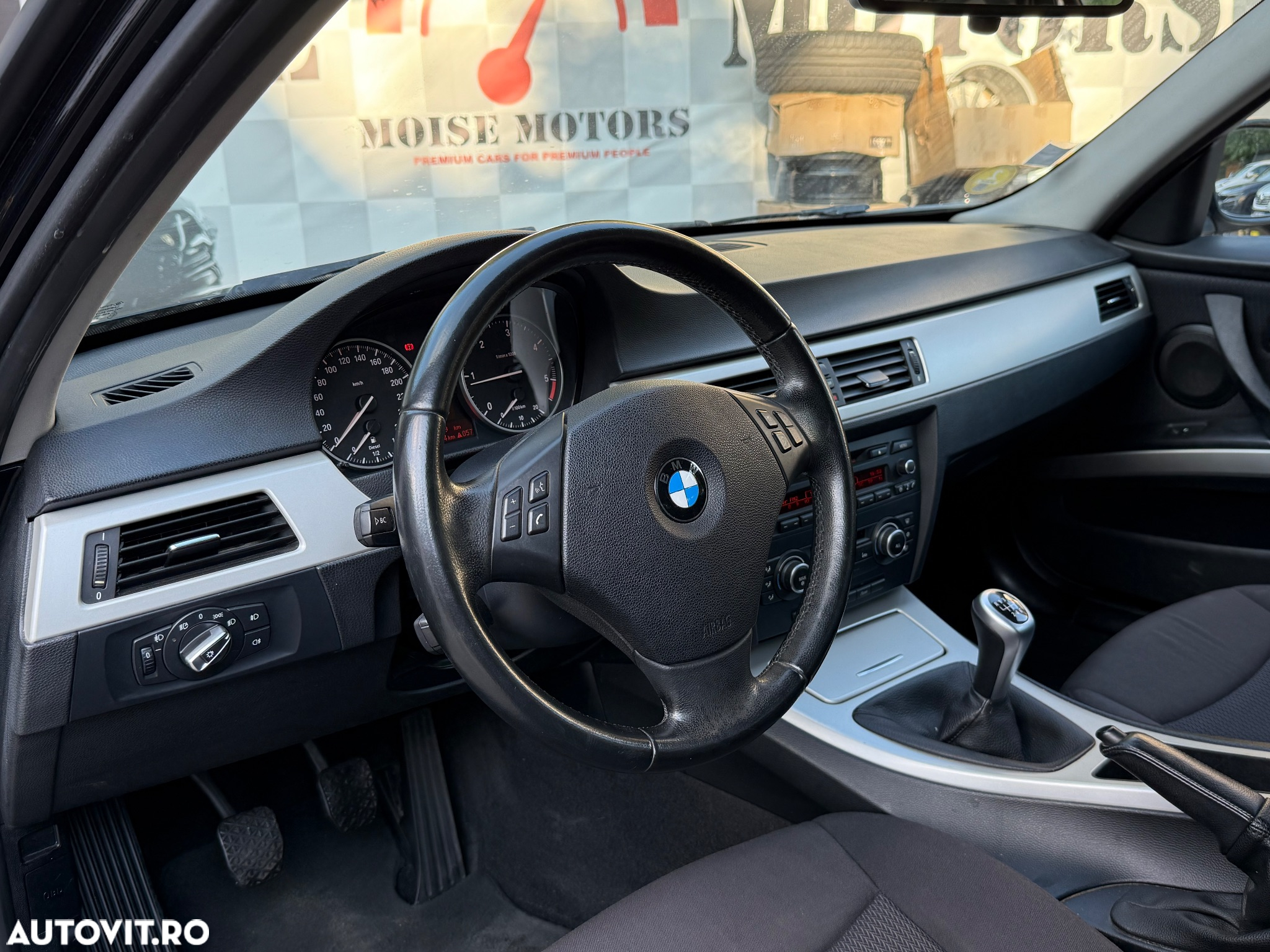 BMW Seria 3 318d DPF Touring Edition Exclusive - 12