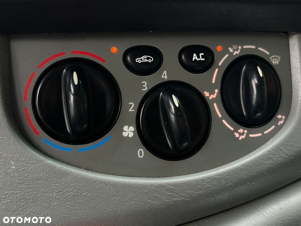 Renault TRAFIC - 20