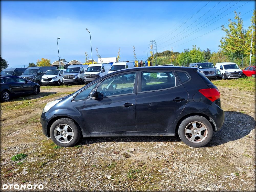 Kia Venga 1.6 L - 8