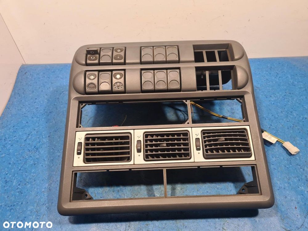 IVECO EURO CARGO PANEL ŚRODKOWY 504034778 - 1