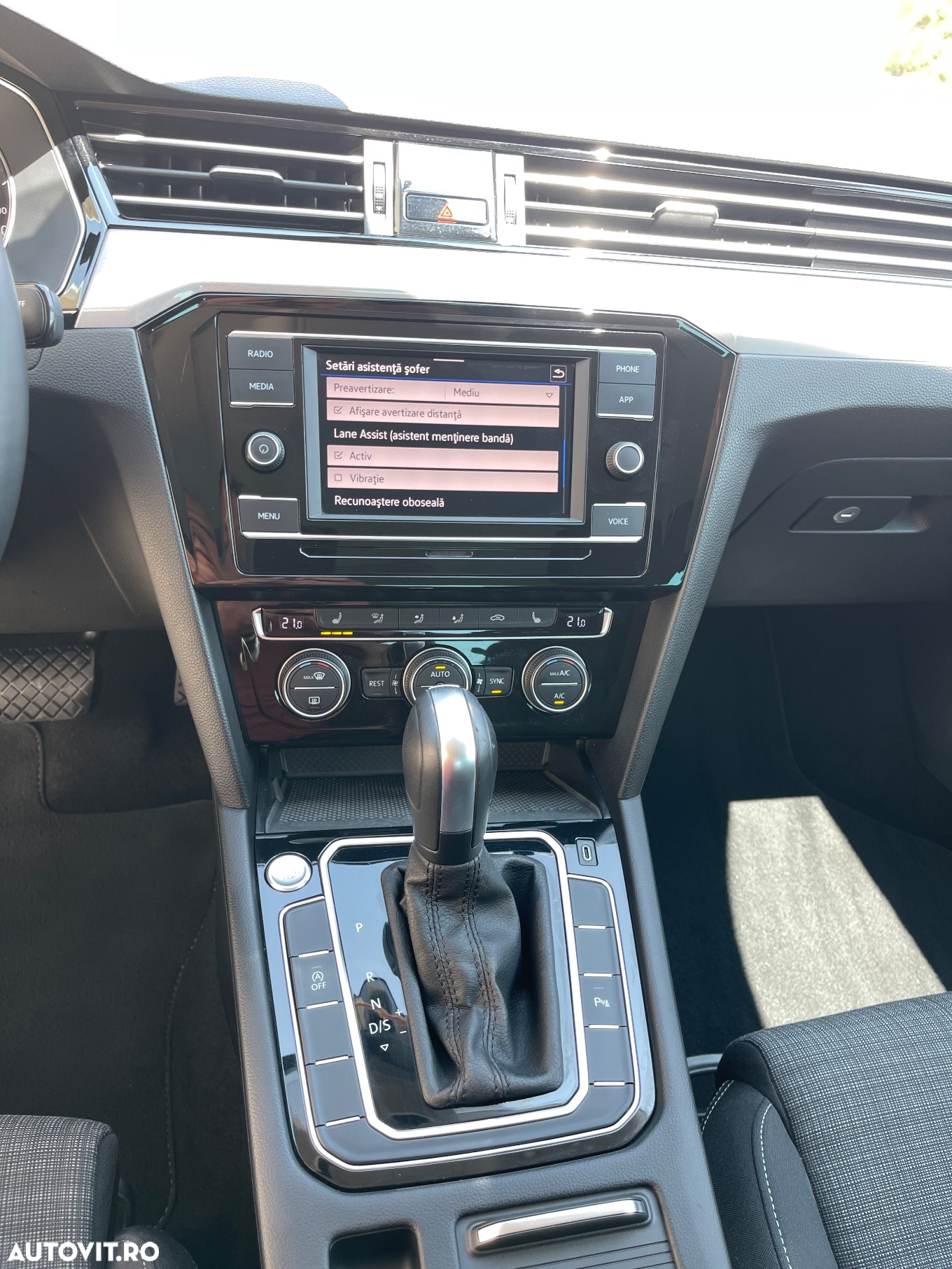 Volkswagen Passat - 36
