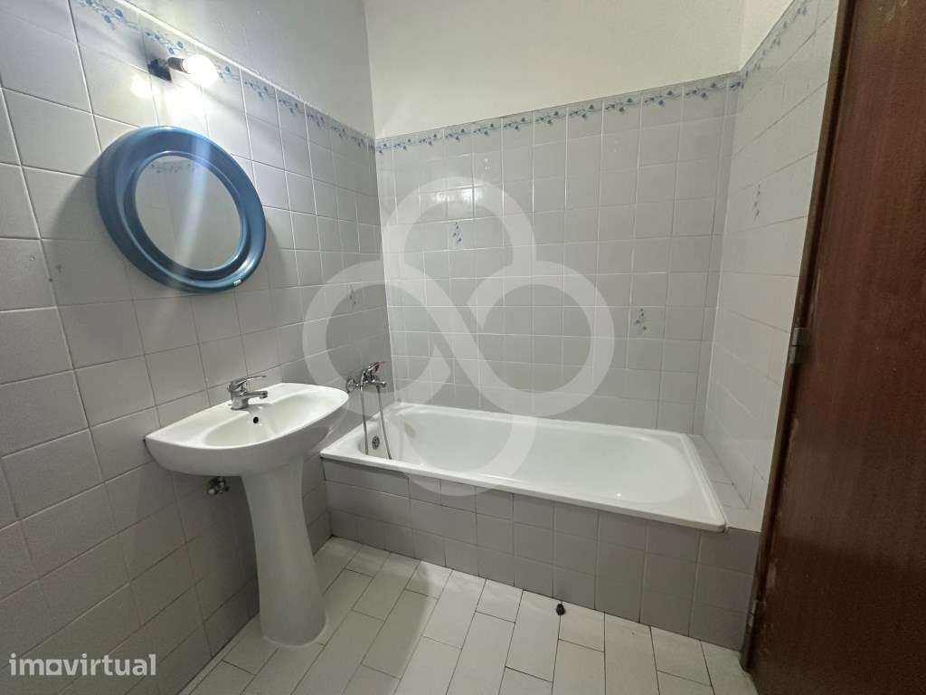 Apartamento T2 na Guia, Cascais, com 71,40m² e localização privileg... - Grande imagem: 4/13