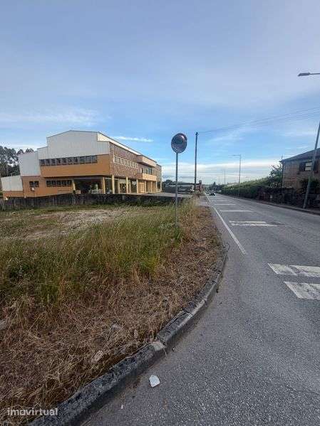 Terreno com 2 Frentes Frazão-Paços de Ferreira | 1400m² | - Grande imagem: 4/8