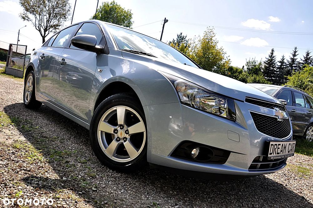 Chevrolet Cruze 1.6 LS+ - 9