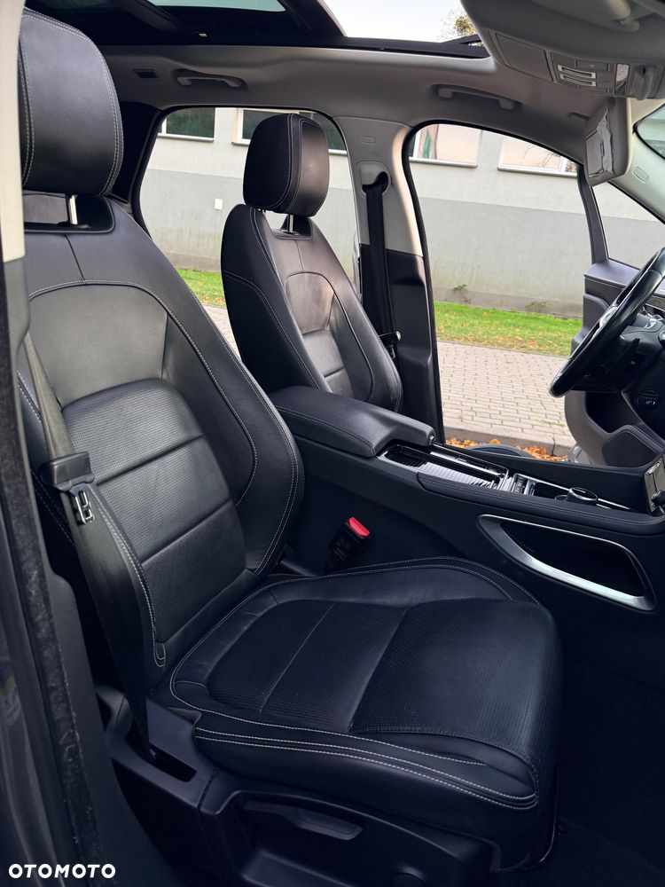 Jaguar F-Pace - 39