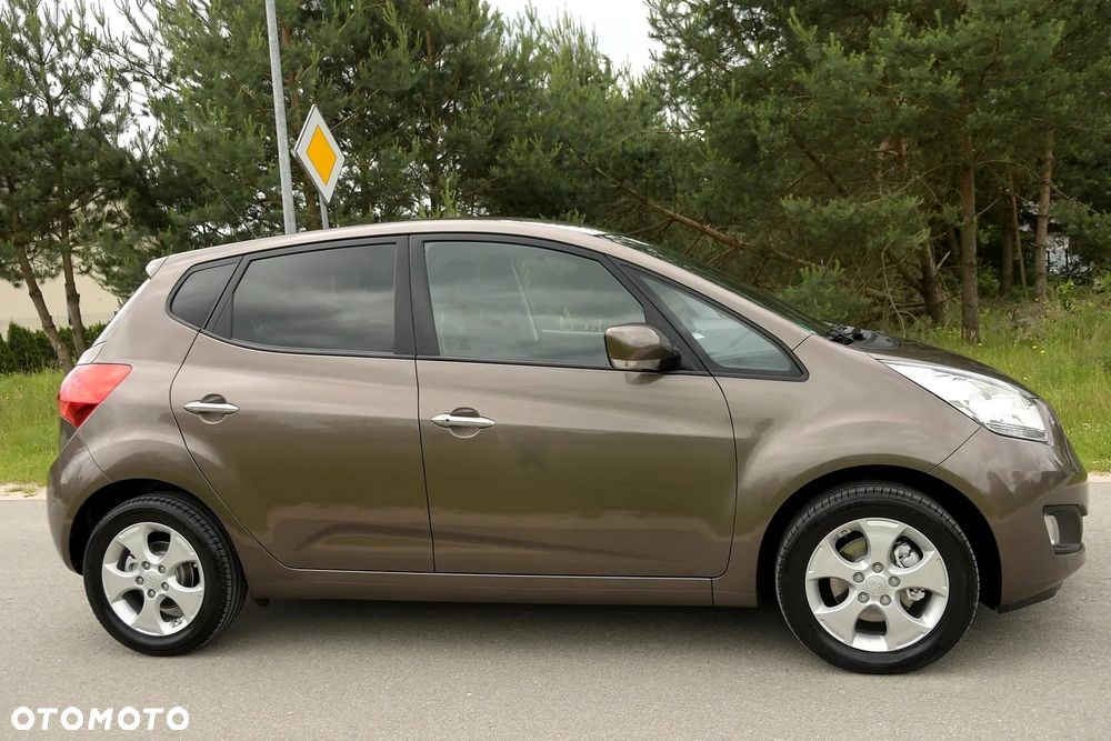 Kia Venga - 10