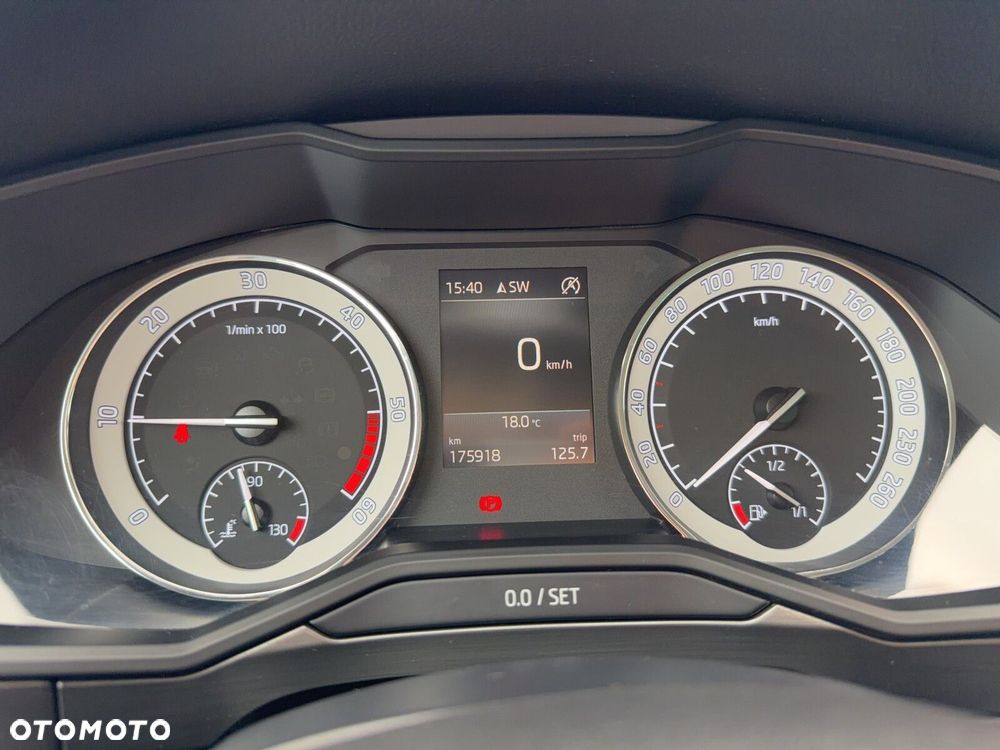 Skoda Superb 2.0 TDI SCR Ambition - 18
