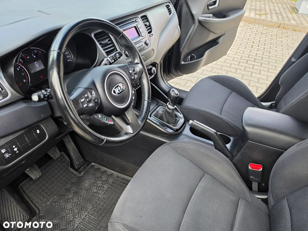 Kia Carens 1.6 GDI Dream Team Edition - 17