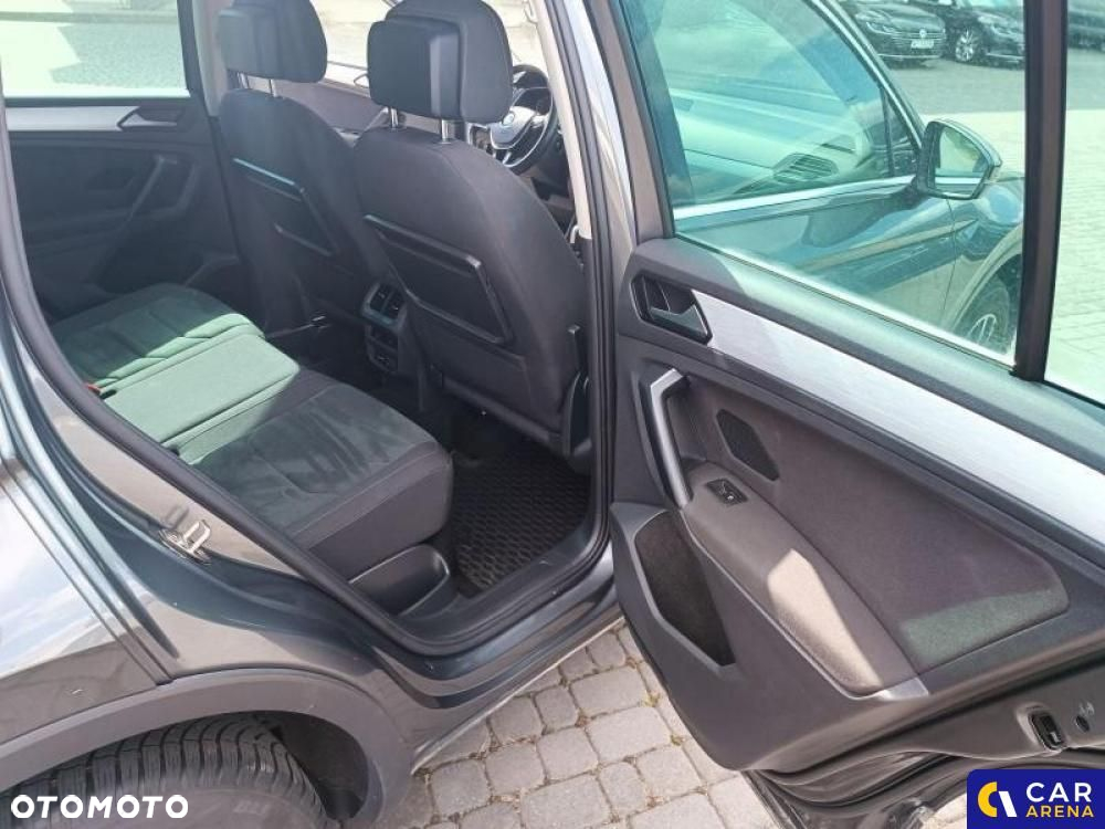 Volkswagen Tiguan - 32