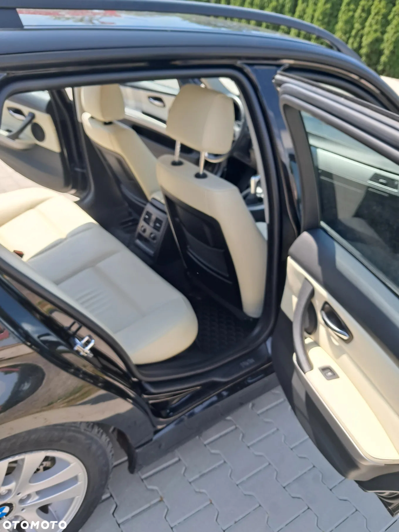 BMW Seria 3 320i Touring - 10