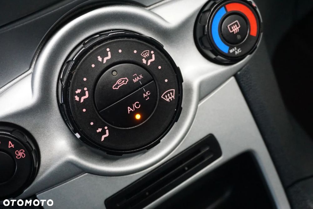 Ford Fiesta 1.4 Silver X (Trend) EU5 - 33